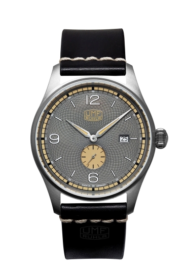 UMF Ruhla Herrenuhr Titan Saphirglas Datum Leder Schwarz 42mm 1136-2