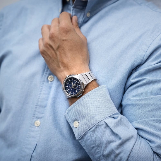 Preview: Casio G-SHOCK Herrenuhr G-STEEL Solar Bluetooth® Blau GST-B1000D-2AER