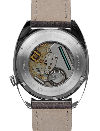 Preview: UMF Ruhla Herrenuhr Edelstahl Quartz Datum Grün Limited Edition 1468-4