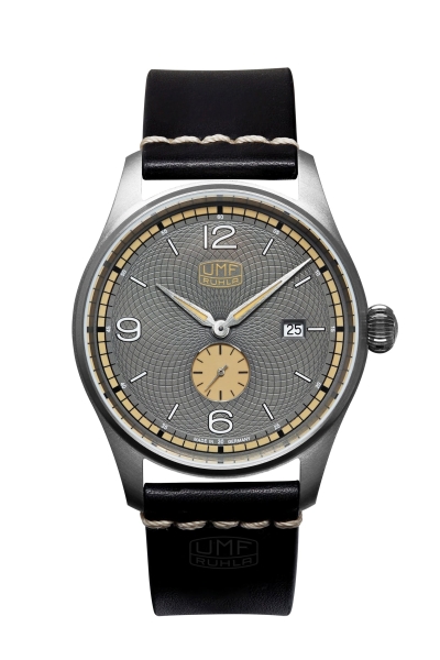 UMF Ruhla Herrenuhr Titan Saphirglas Datum Leder Schwarz 42mm 1136-2