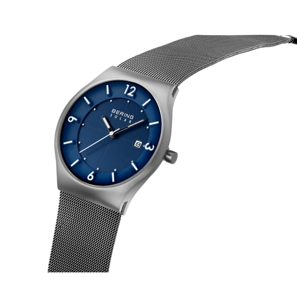 Bering Herrenuhr Solar Saphirglas Datum Milanaise Grau Blau 40mm 14440-007